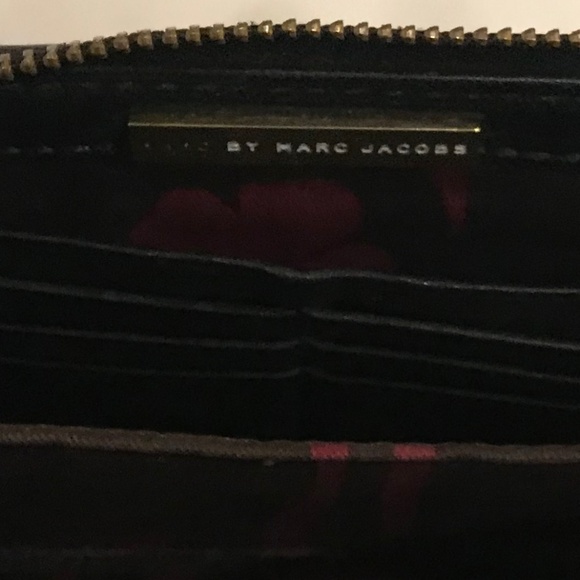 Marc by Marc Jacobs Wallet - Picture 4 of 5